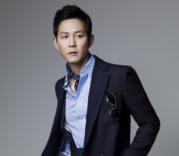 李政宰,这位男艺人不仅颜值出众,演技也是十分精湛,看过他作品的朋友