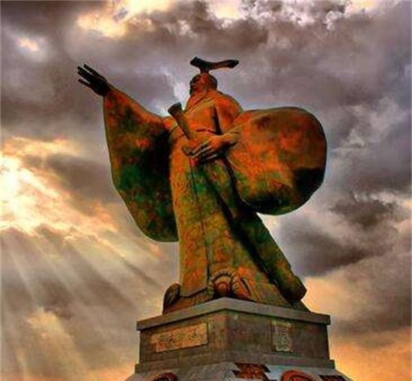 的划时代巨人,他构建了中国文明体系,为中国独尊儒术两千年奠下基础