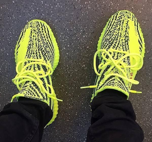 yeezy 350v2全新黄斑马 出乎你的预料