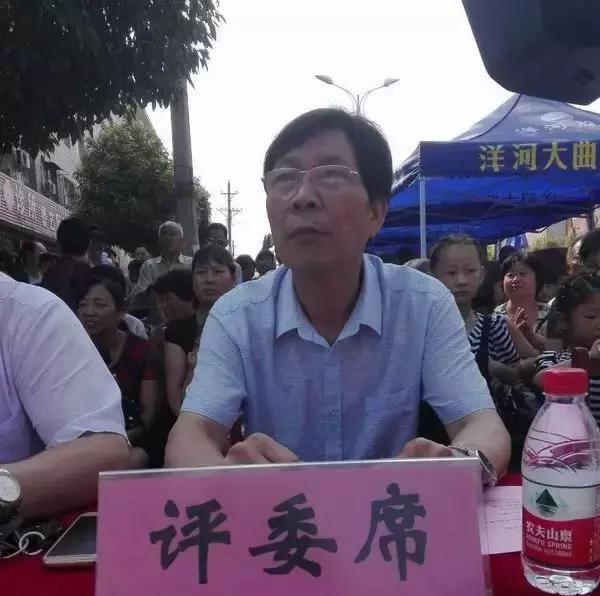 南召县云阳镇举行2017年庆七一暨首届广场舞大赛