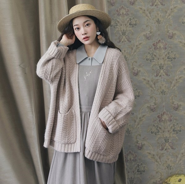 针织衫怎么搭配显气质 淑女范针织开衫搭配女人味十足