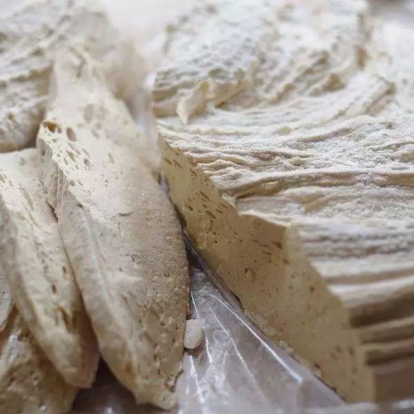 那些年的芳华还在,据说第一批吃过这些零食的人都快50了