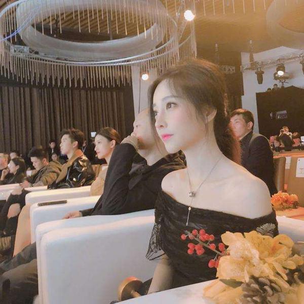 斗鱼欲将一姐推向娱乐圈冯提莫联手小岳岳录天天向上