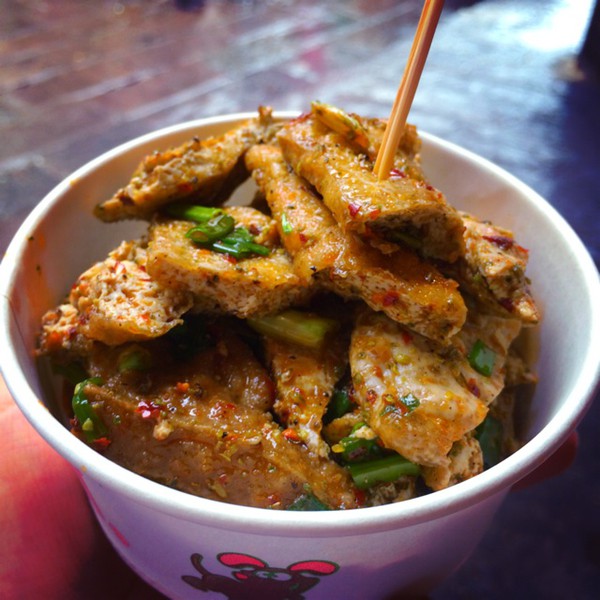 油炸臭豆腐,到底有多臭?怎么做才能好吃?