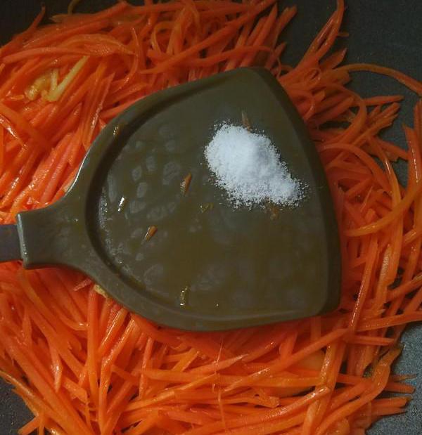 胡萝卜炒鸡蛋甜甜的美味简单又营养