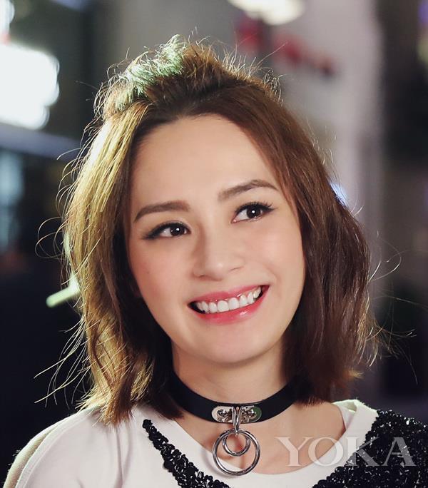 披头散发遮大脸?其实梳对了发型更美更瘦脸!