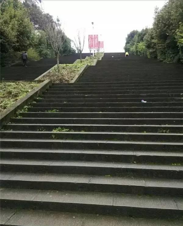 万州最长梯坎近1000阶 地点在哪里?|万州|梯道|地点_新浪新闻