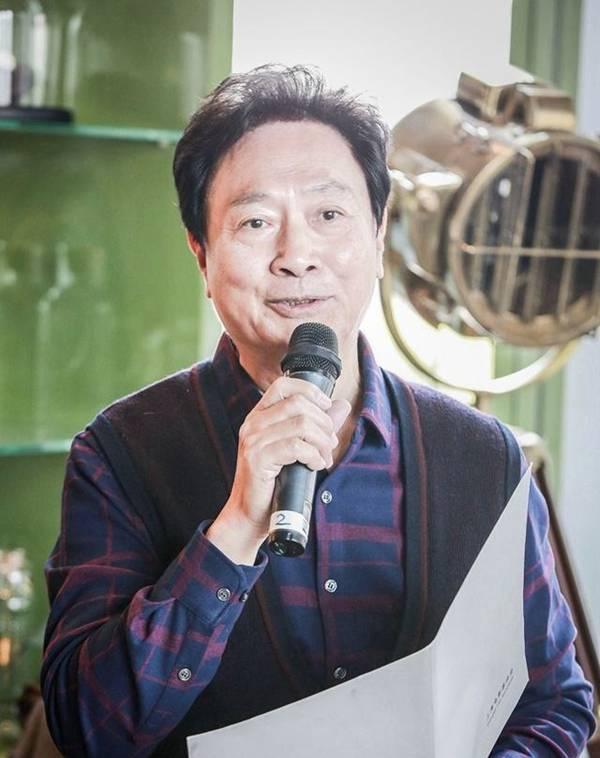 梁波罗,1938年12月31日出身,广东中隐士,国度一级演员,1959年毕业于