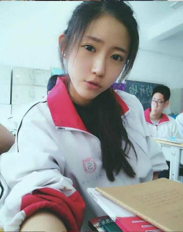 你们学校的校花或班花是你心目中最美的女神吗