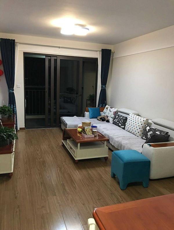 正文  现在每次看到手机里存的房子照片,我就后悔得想扇自己耳光….