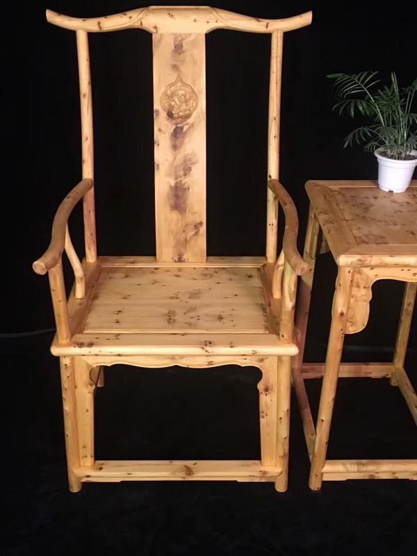 你戴过崖柏手串那么你见过崖柏家具吗说真的它的美很不一样