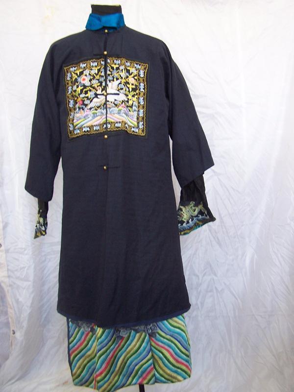 为何僵尸都是清朝的还都穿着官服其实最早他们不穿衣服