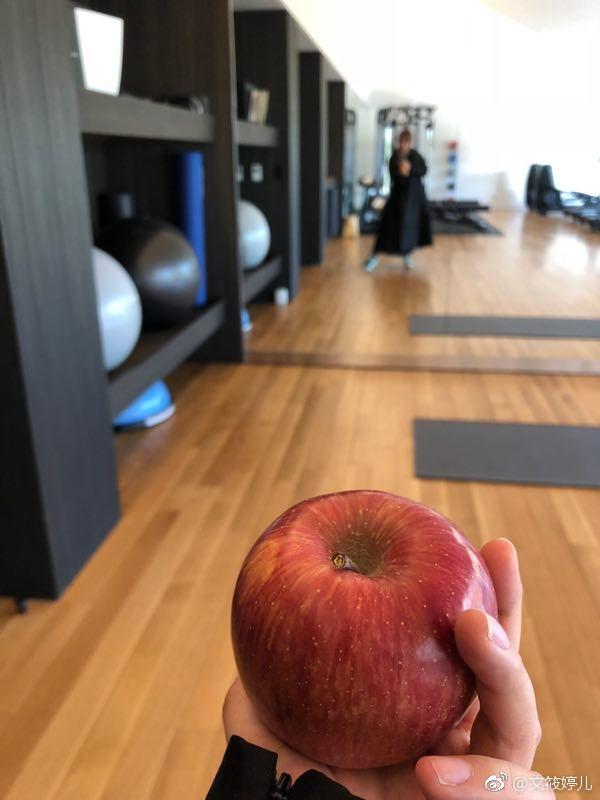 文筱婷健身房里送祝福!贵州足球期待三连跳,期待2018中超联赛