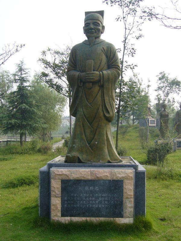 耿直的法官若非汉文帝摘皇冠赔礼汉景帝就得被打屁股