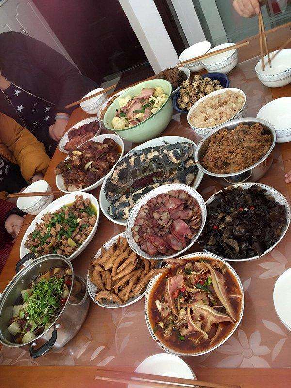 带女友回家吃饭, 吃完饭我妈叫我分手, 了解真相, 我果断分