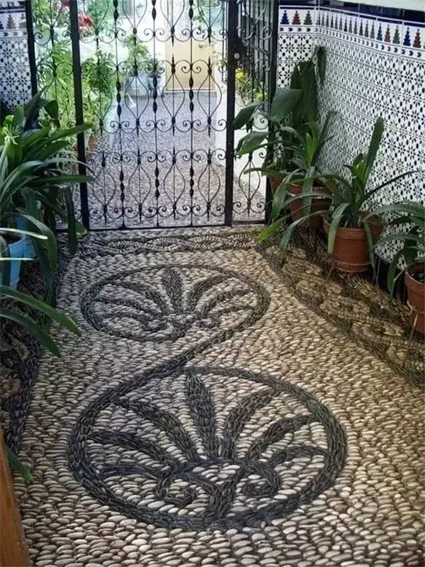 院子里铺鹅卵石,美到让邻居都嫉妒