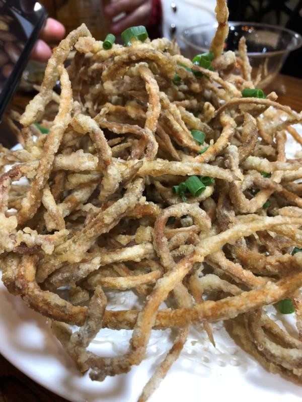 鳗鱼苗,这是来下酒的甜品很可人,特别是小朋友很喜欢,石花冻,不甜不腻