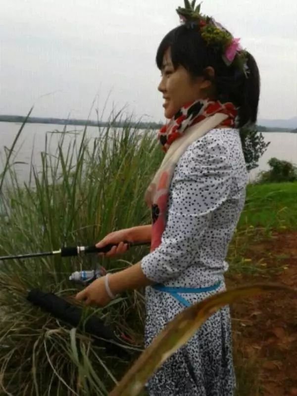 90后美女钓手:谁说女生钓鱼不如男!