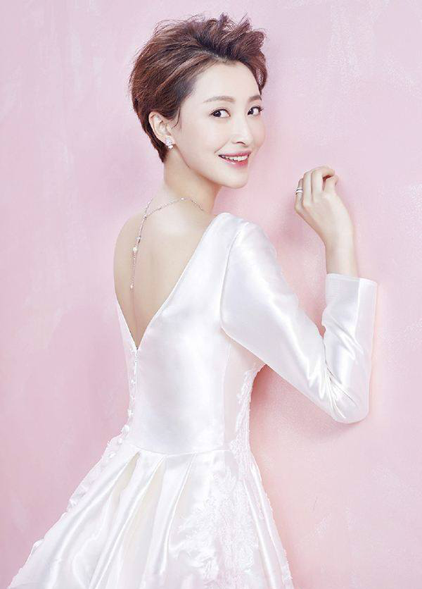 女神杨菲洋图集,长相直爽