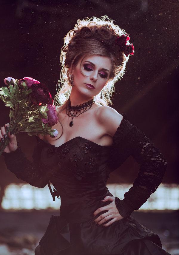 维多利亚复古风万圣节party的女主角