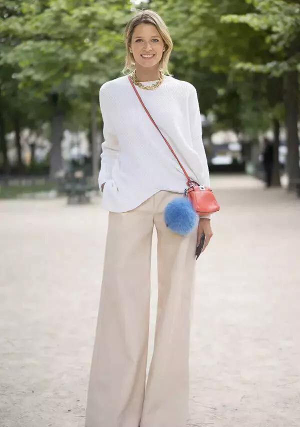 上班必备良品杏色阔腿裤怎么搭配上衣?