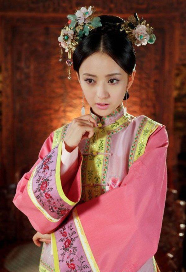 女星穿清宫装, 杨幂甜美, 刘诗诗像格格, 赵丽颖的眼神让人发毛