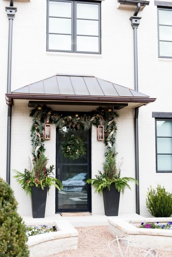 圣诞节来啦,门前要好好装饰,这些装饰设计很受欢迎哦