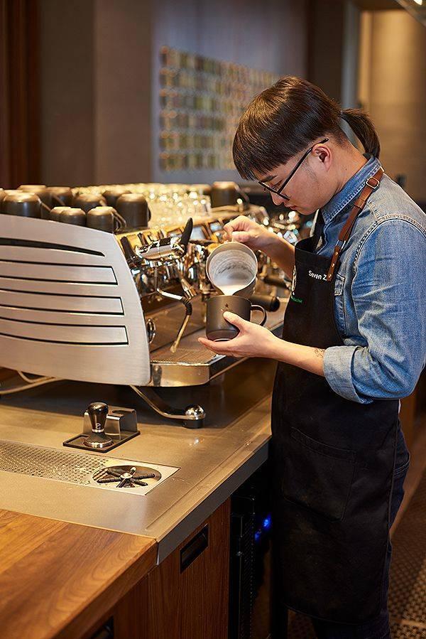 江苏首家星巴克旗舰店坐标苏州中心带你开启奇妙咖啡之旅