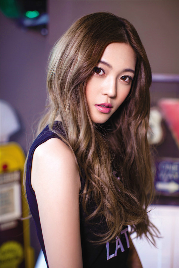 她是国家二级跆拳道运动员 自身会打,能打获称"90后功夫小花"|王妍之