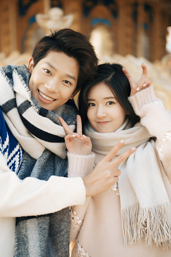 赵露思张炯敏平面电影故事 上演"冬季恋歌"