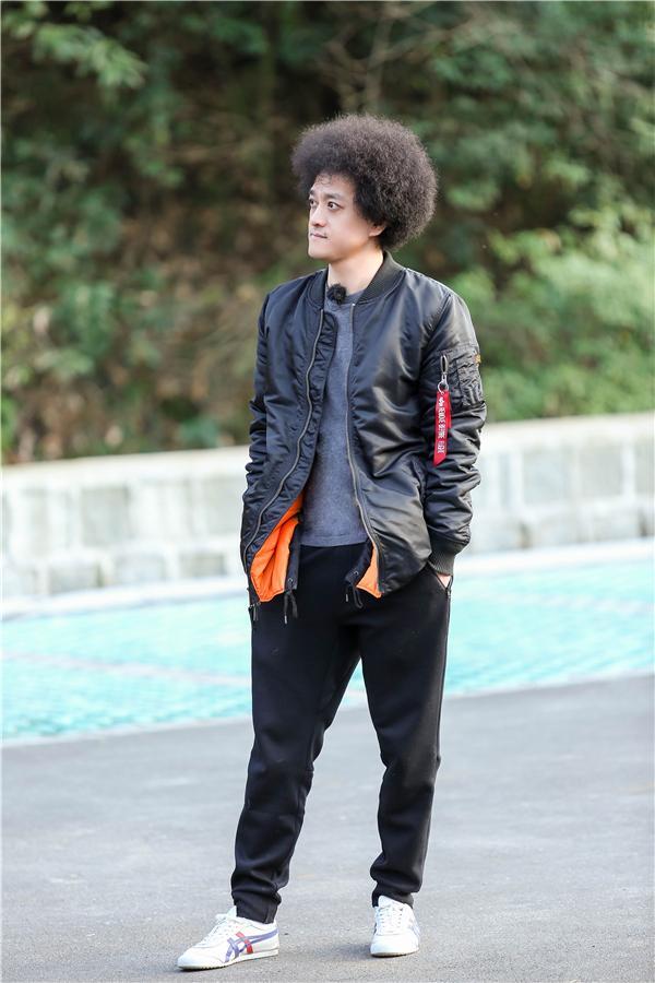 《青旅》景甜何穗演绎青春bgm 李小璐赵英俊唱《对你爱不完》