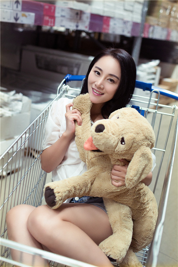 龙馨悦新作陆续上线 解锁多面自我