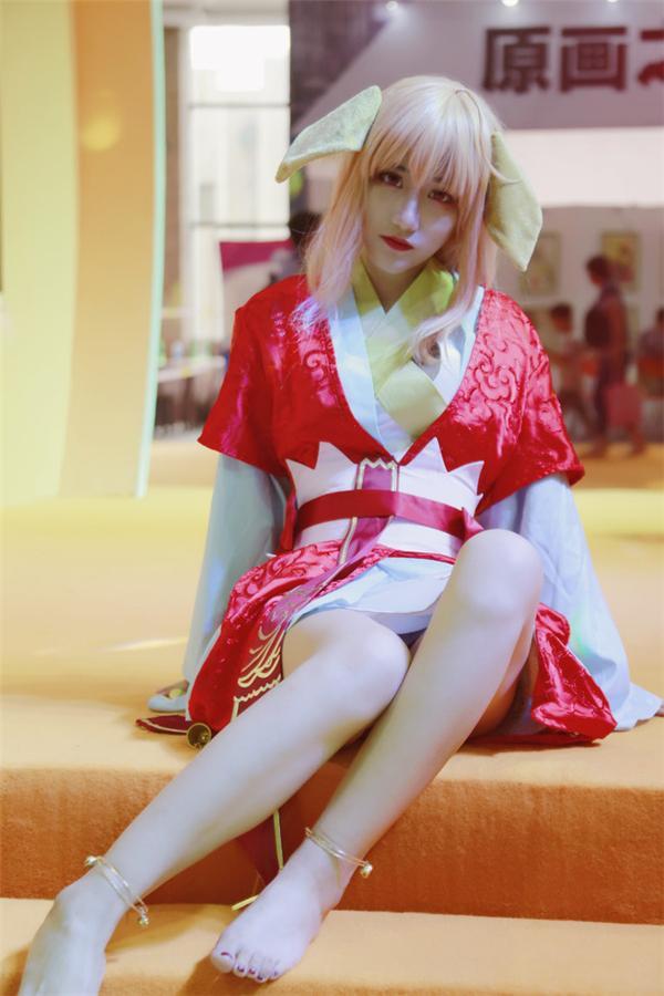 狐妖小红娘涂山红红cosplay笑起来好甜东方月初这眼神绝了