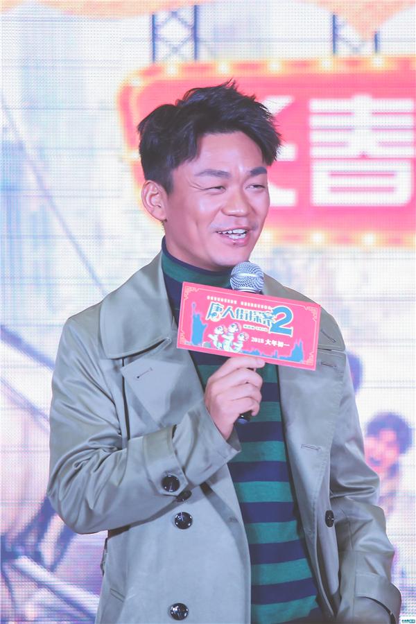 王宝强离婚宣判后首秀状态超好,眉开眼笑的,开心自夸狂撒暖宝宝