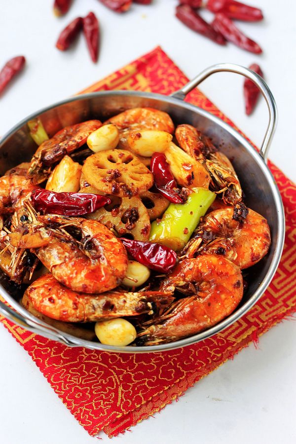 这是年菜中最受欢迎的干锅菜干香辣让你食欲大增