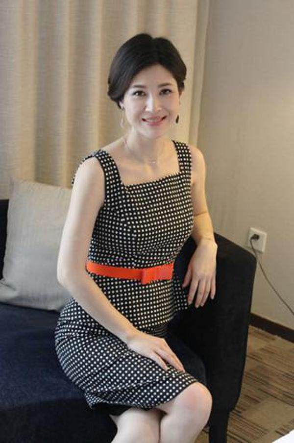 她热心公益却被诬陷诈捐,曾被曝与周一围秘恋五年,如今隐婚生子