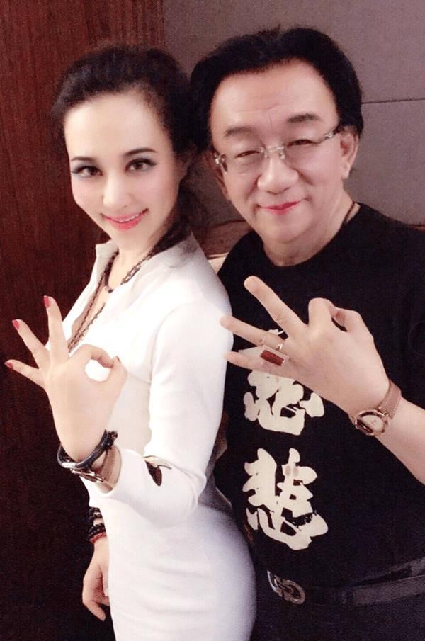 侯耀华对女徒弟出手阔绰挥金如土, 那你知道他的亲生儿子是谁吗?|侯军|侯耀华|徒弟_新浪新闻