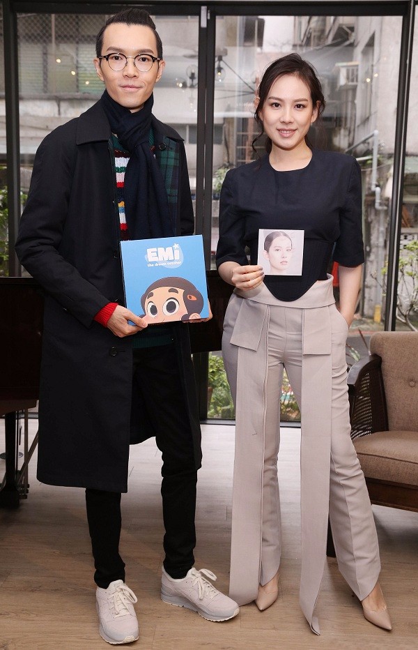 王诗安发行专辑后宣传忙不停 像"神"一样看待老板方大同