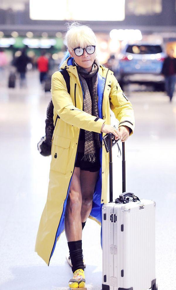 陈志朋演唱会造型有点帅?比起他的红色高跟鞋,这身肥肉更抢镜!