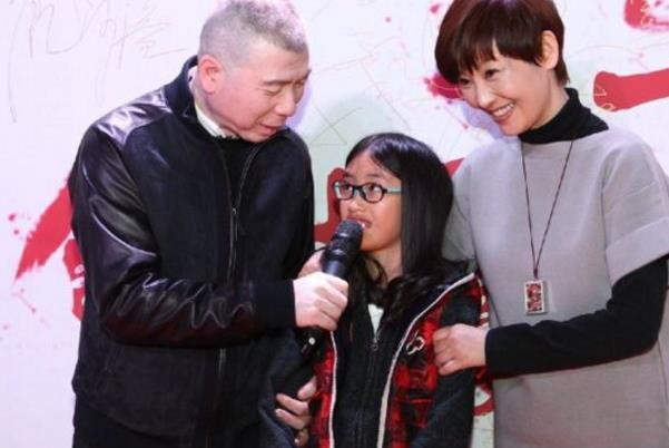 他有二女,两女儿各有千秋,堪称是人生赢家|冯小刚|王宝强|徐朵_新浪