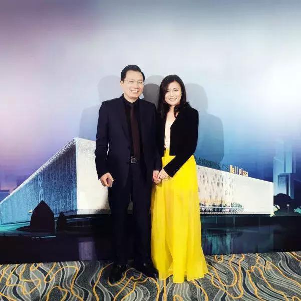 车建新与女儿车一鸣车建新说他也要向孩子们学习,学习他们的新思维,新