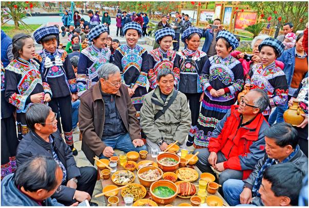 册亨县位于贵州省西南部,其中布依族占76%,是全国布依族人口占比最高