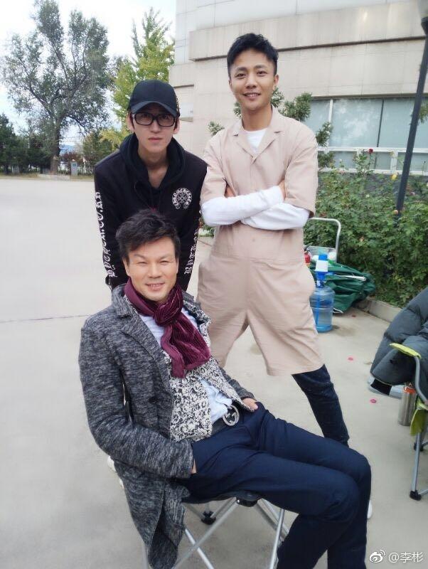 55岁的李彬与老婆近照,封杀原因曝光,他微博道出其中原因