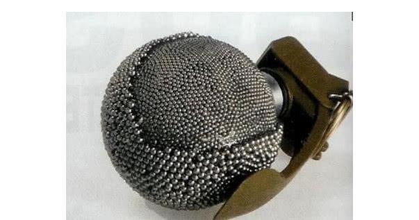 吃鸡游戏中的碎片手雷, 在现实中杀伤力恐怖, 是公认的反人类武器