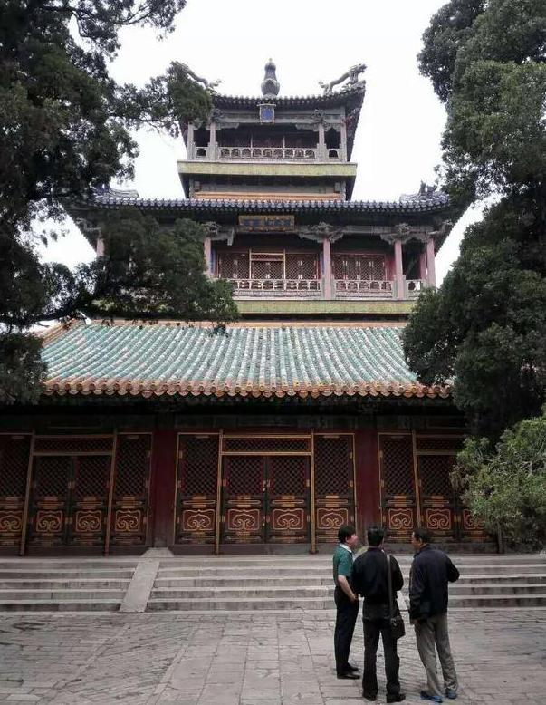 长街北段钦昊门内,东临东筒子路,西邻景阳宫的玄穹宝殿(也叫天穹宝殿)