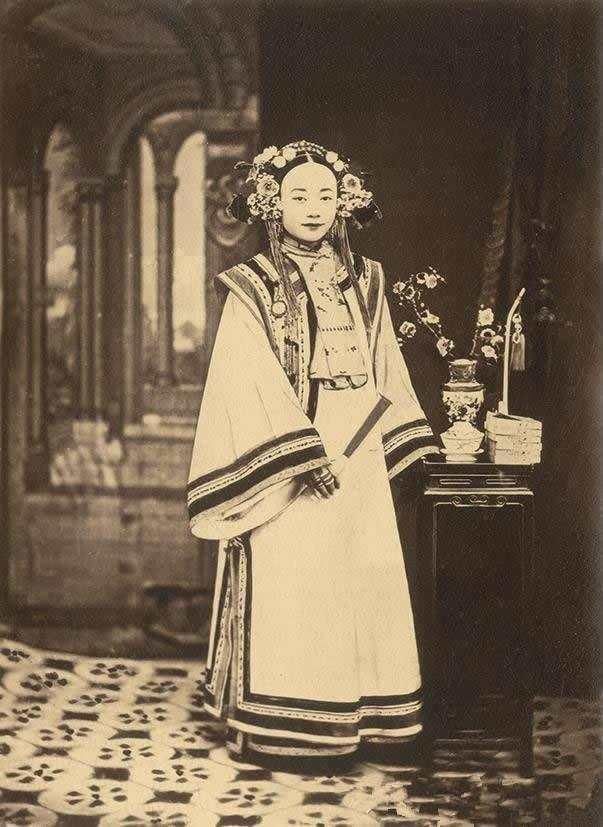清末贵族老照片, 图一端庄, 图五有钱人, 图七最漂亮!