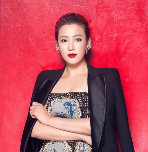 三八妇女节,新生代女歌手苏小花凭借单曲《真心爱你》获媒体好评