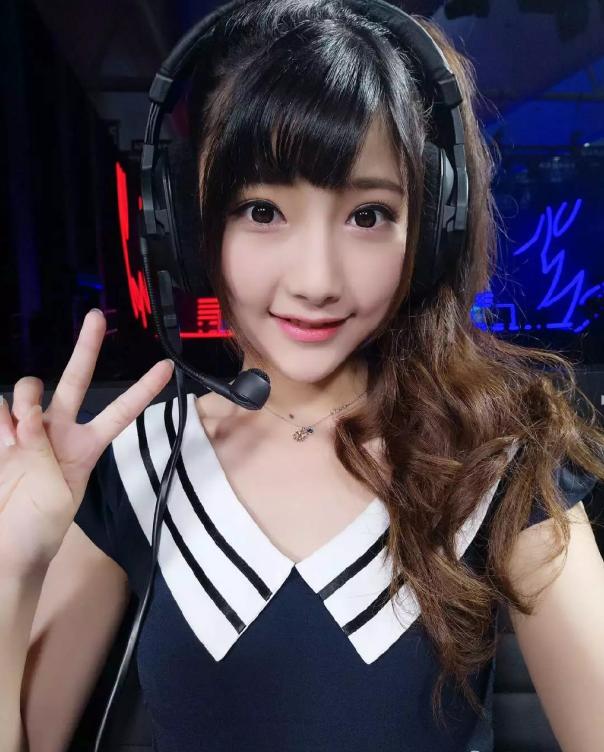 王者荣耀kpl西部赛区解说阵容:李九,白乐,狂人组成毒奶三人组