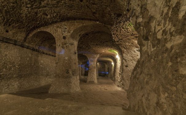 土耳其18层地下古城,可容纳20000人|土耳其|古城|地下城_新浪新闻