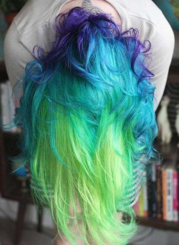 澳洲女子染发成瘾, 满头五彩缤纷, 回头率百分之百|回头率|女子|头发